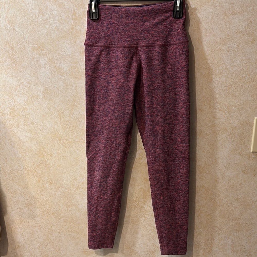 Beyond Yoga Pink/Blue Heathered High Waisted Crop Leggings, Size Medium